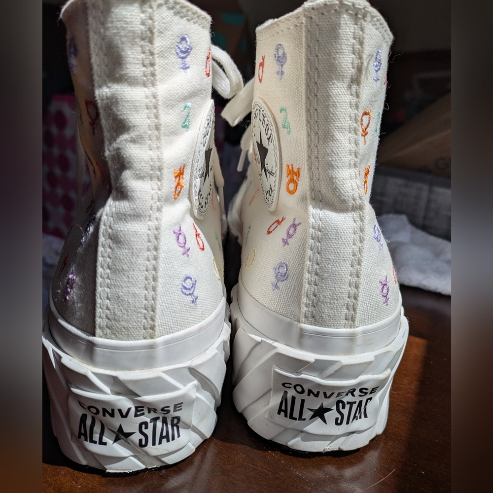 Converse All Star Lift 2X Platform Embroidered with
astrological Signs. Size 7.5 - Picture 7 of 13